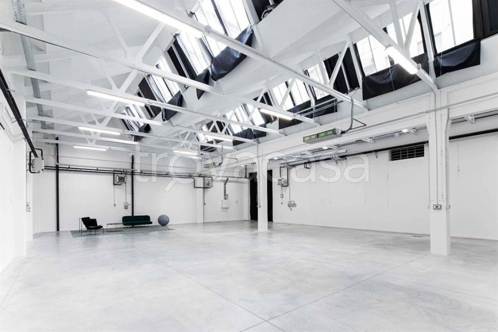 negozio in affitto a Milano in zona Corvetto