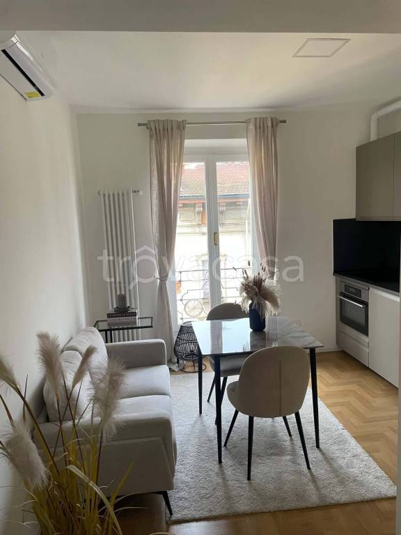 appartamento in affitto a Milano in zona Porta Nuova