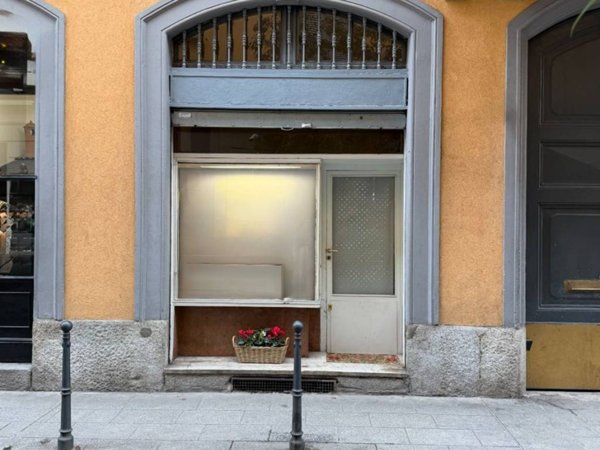 negozio in affitto a Milano in zona Guastalla