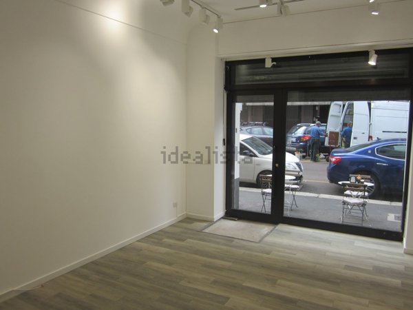 locale commerciale in affitto a Milano in zona Porta Nuova