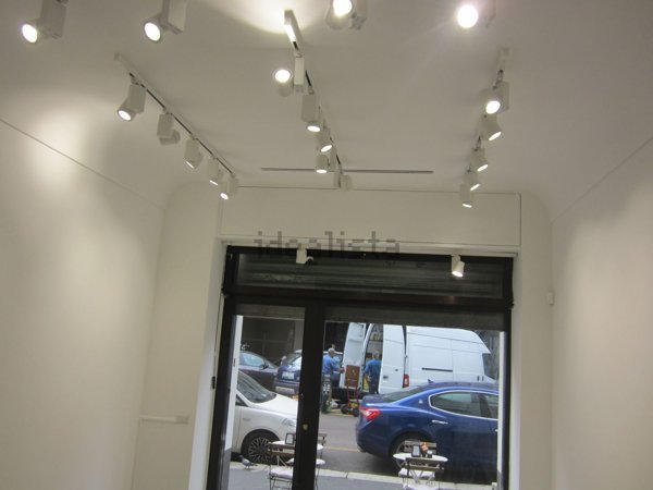 locale commerciale in affitto a Milano in zona Porta Nuova