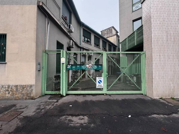 negozio in affitto a Milano in zona Garegnano