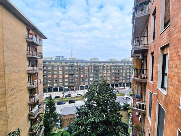 appartamento in affitto a Milano in zona Lorenteggio