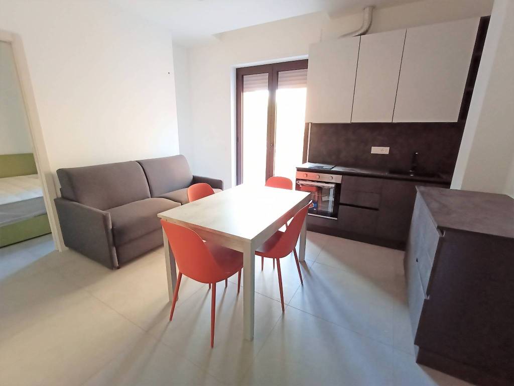 appartamento in affitto a Milano in zona Famagosta