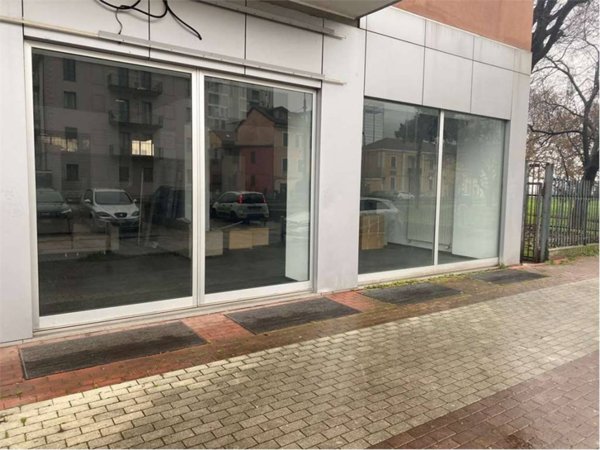 negozio in affitto a Milano in zona Vigentino