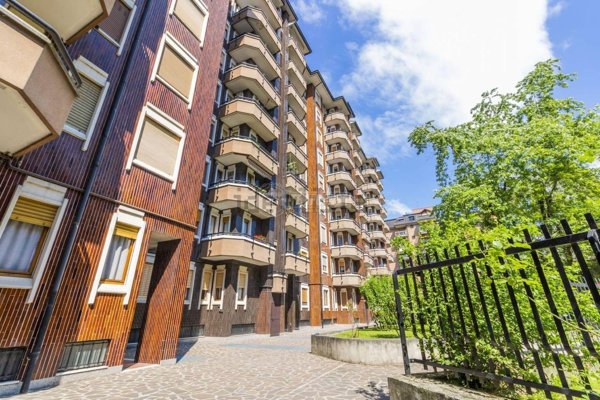 appartamento in affitto a Milano in zona Lorenteggio