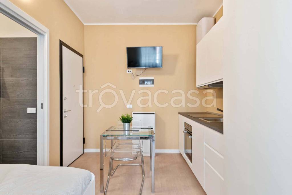 appartamento in affitto a Milano in zona Guastalla