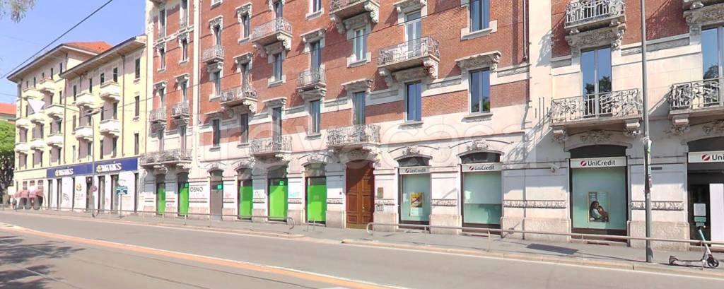 negozio in affitto a Milano in zona XXII Marzo