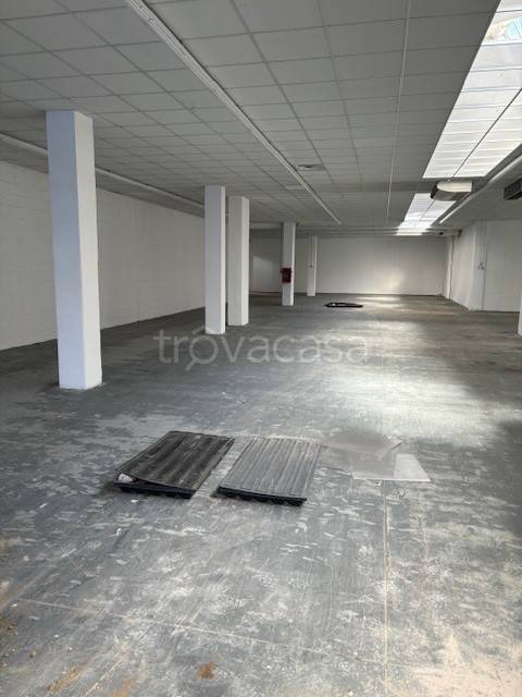 negozio in affitto a Milano in zona Niguarda