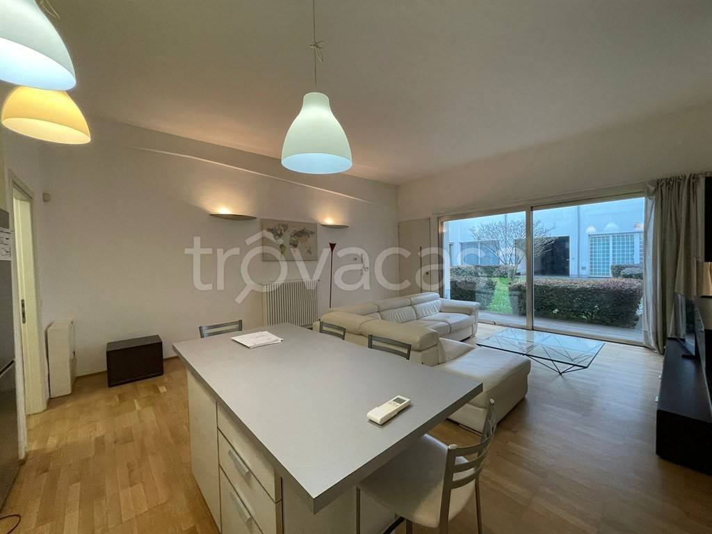 appartamento in affitto a Milano in zona Corvetto