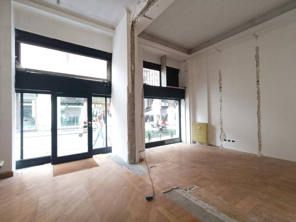 negozio in affitto a Milano