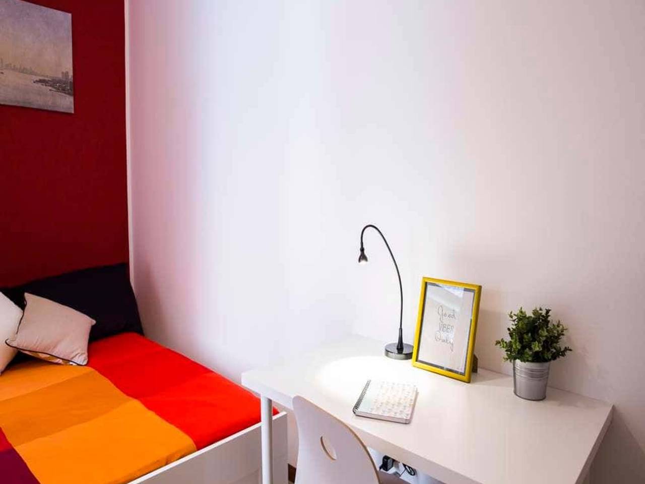 negozio in affitto a Milano in zona Lorenteggio