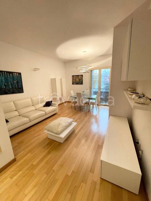 appartamento in affitto a Milano in zona XXII Marzo