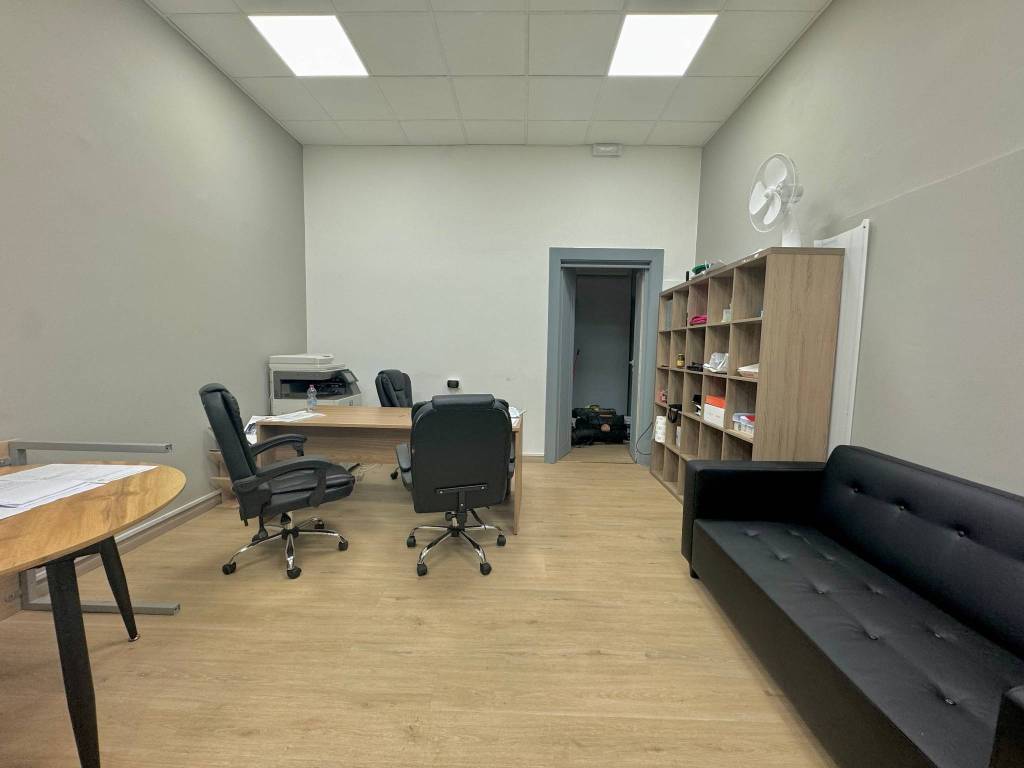 negozio in affitto a Milano in zona Corvetto