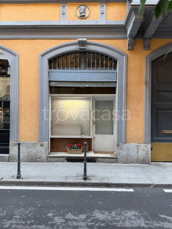negozio in affitto a Milano