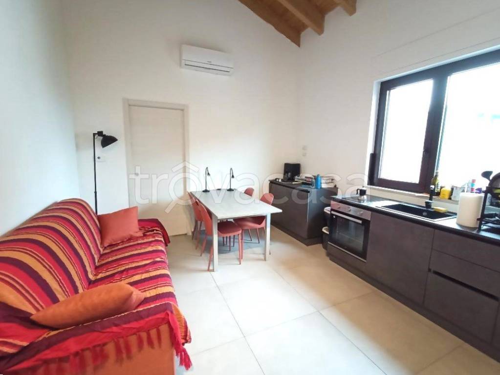 appartamento in affitto a Milano in zona Famagosta