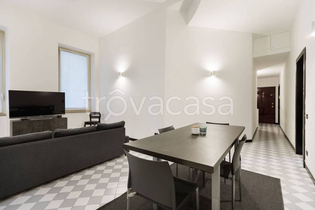 appartamento in affitto a Milano in zona Sant'Ambrogio