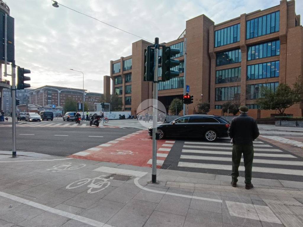 negozio in affitto a Milano