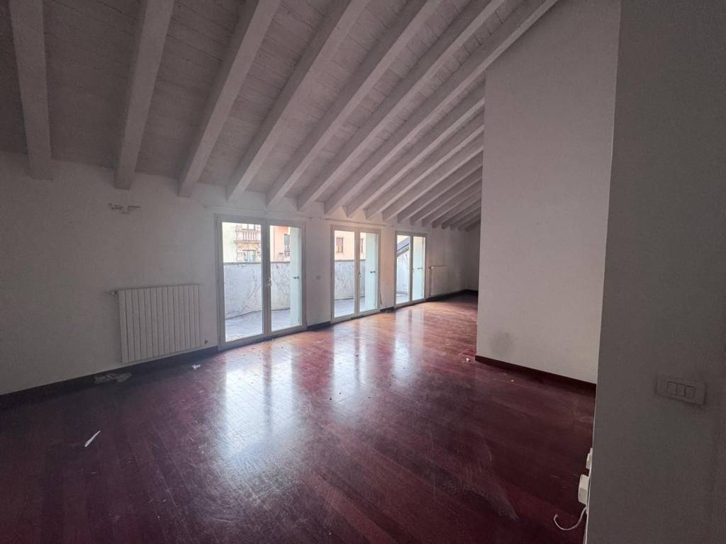 appartamento in affitto a Milano in zona Guastalla