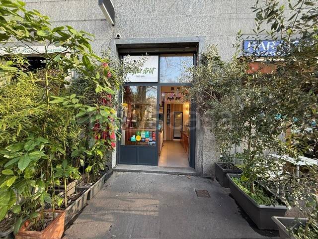 negozio in affitto a Milano in zona XXII Marzo
