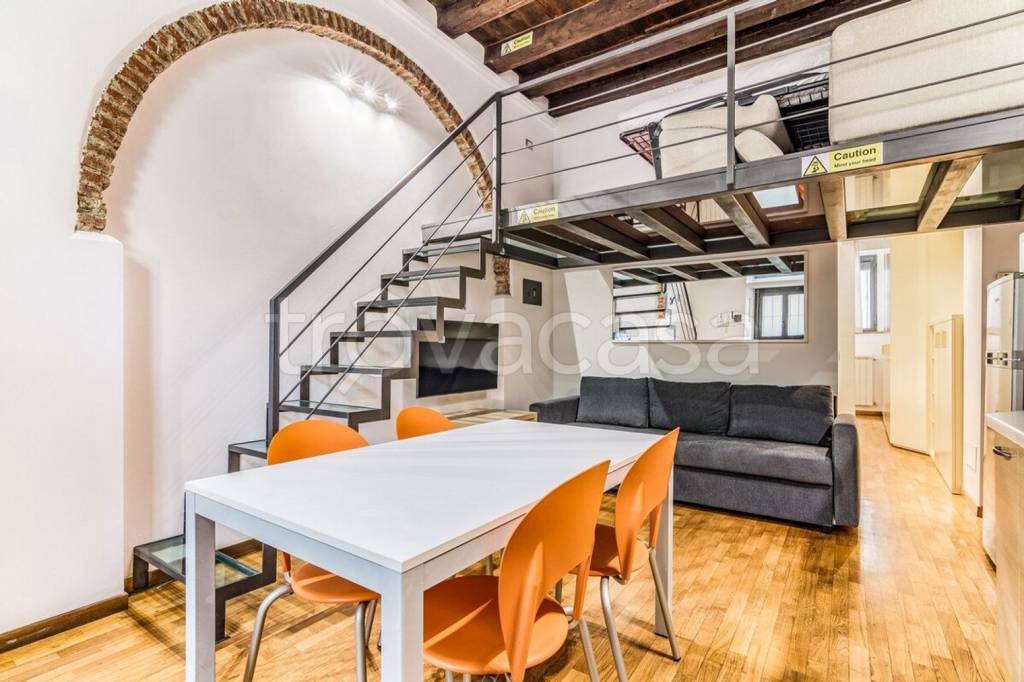 appartamento in affitto a Milano in zona Sant'Ambrogio