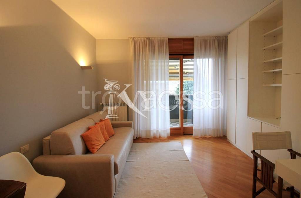 appartamento in affitto a Milano in zona Piazzale Lodi