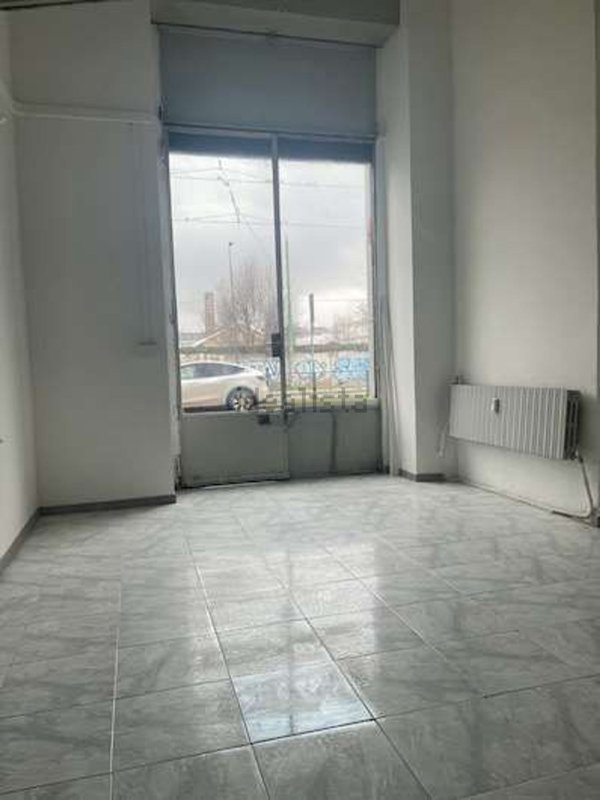 negozio in affitto a Milano in zona Porta Genova