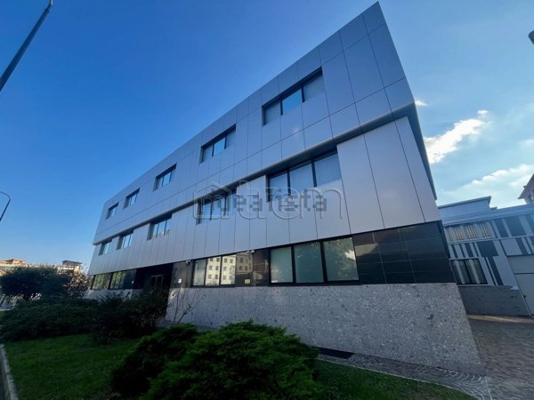 ufficio in affitto a Milano in zona Gallaratese