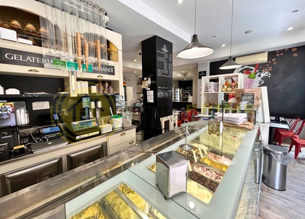 negozio in affitto a Milano in zona Rembrandt