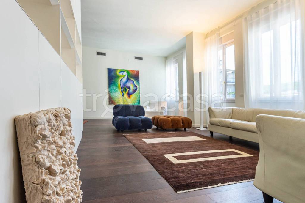 appartamento in affitto a Milano in zona Sant'Ambrogio