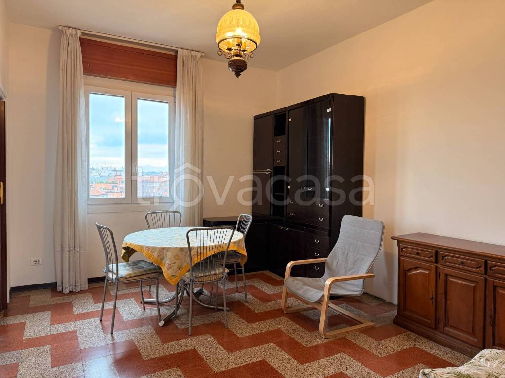 appartamento in affitto a Milano in zona Piazzale Lodi