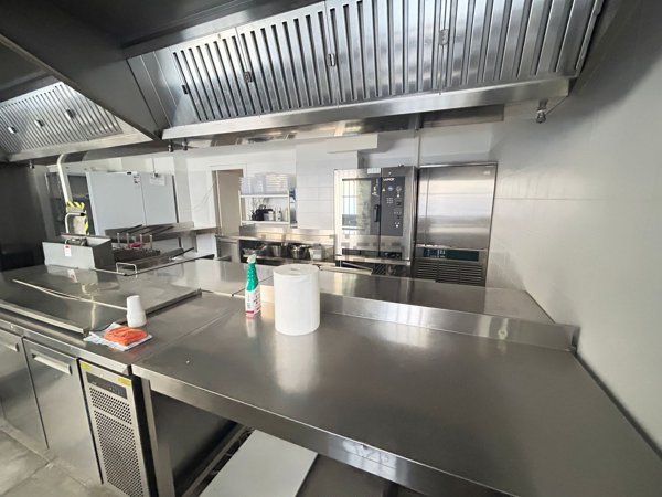 negozio in affitto a Milano in zona Porta Genova