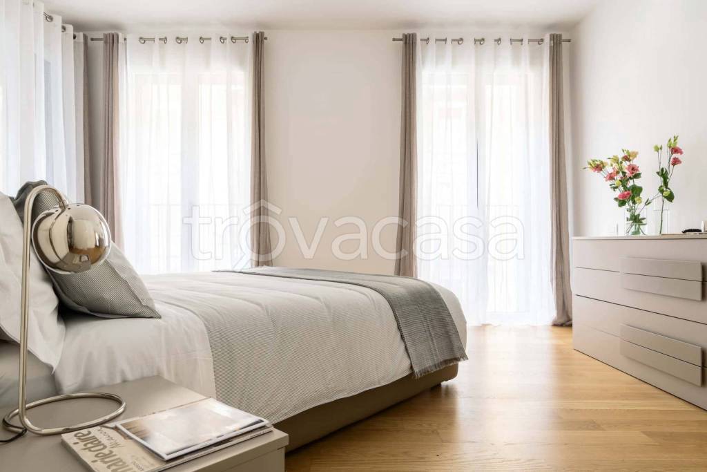 appartamento in affitto a Milano in zona Porta Nuova