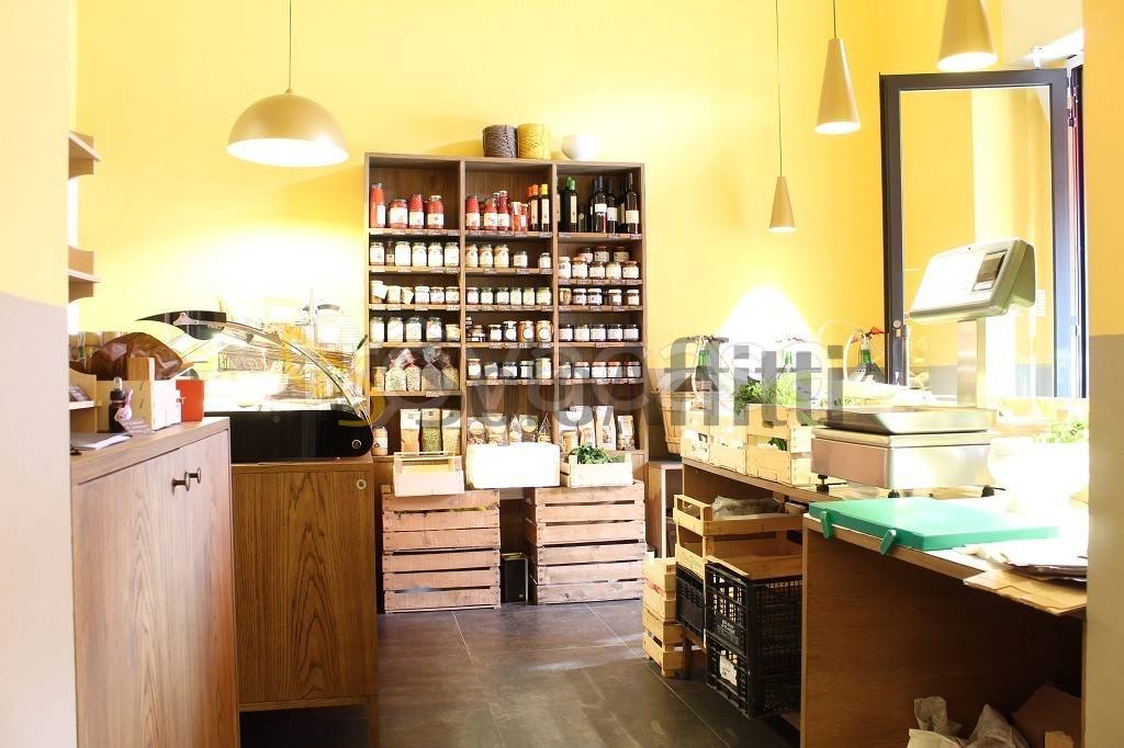 negozio in affitto a Milano