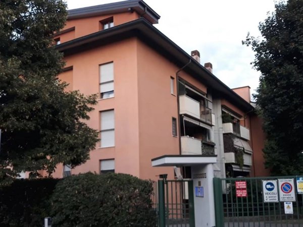 negozio in affitto a Milano in zona Porta Vigentina