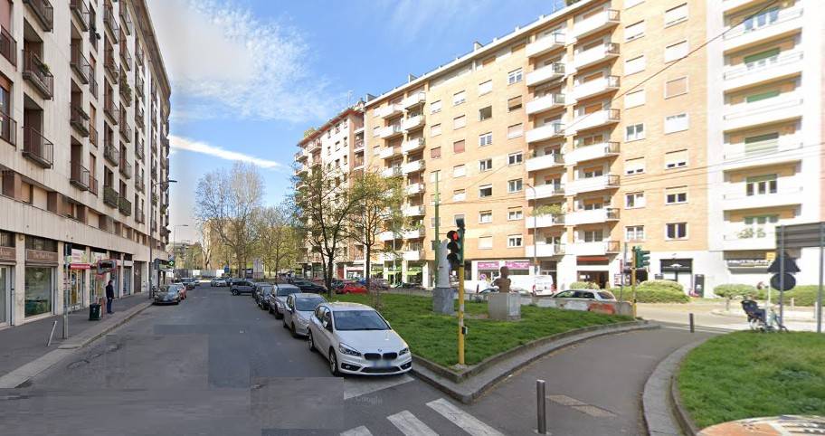 negozio in affitto a Milano in zona Lorenteggio