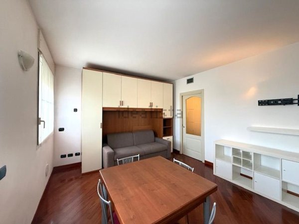 appartamento in affitto a Milano in zona Vigentino