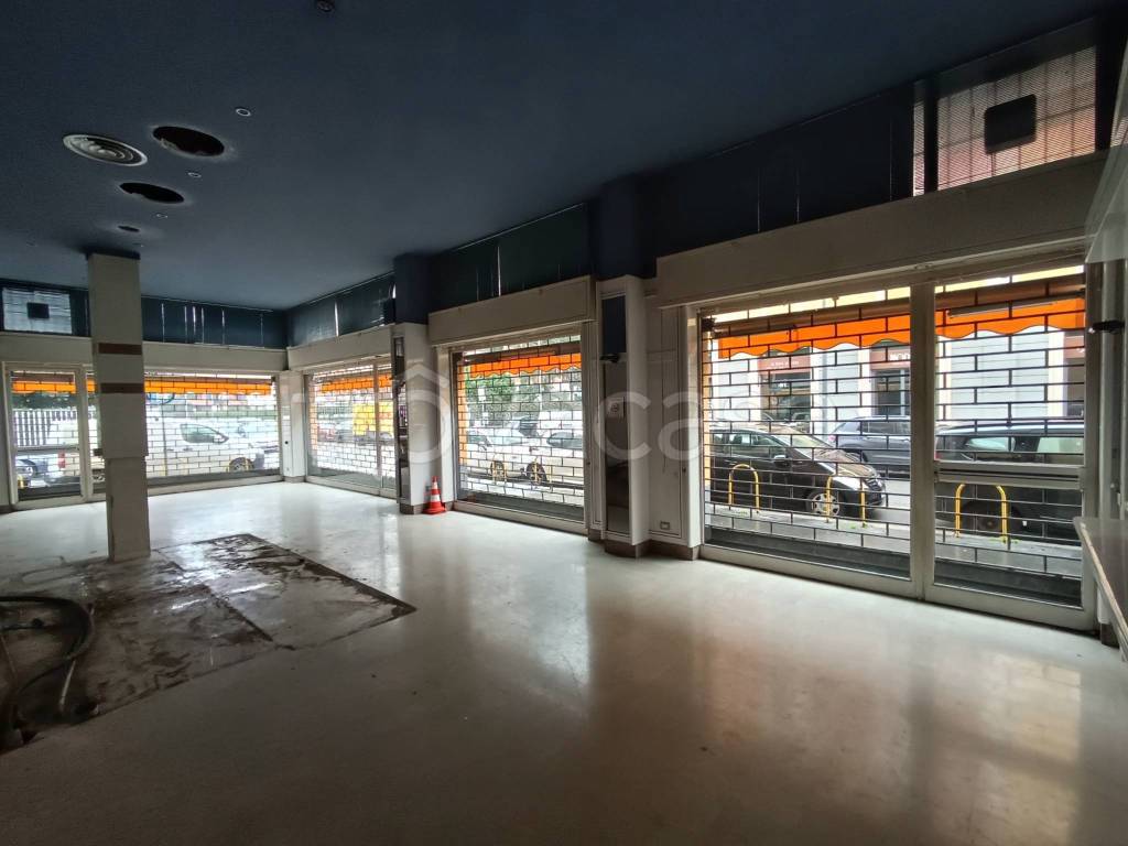 negozio in affitto a Milano