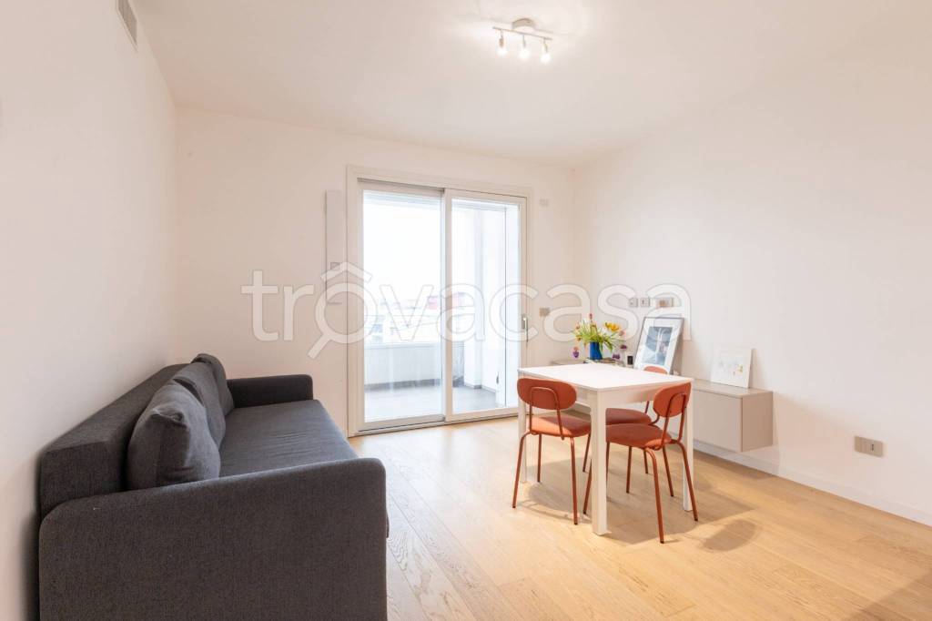 appartamento in affitto a Milano in zona Piazzale Lodi