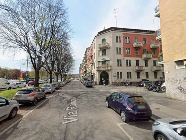 negozio in affitto a Milano in zona Lambrate