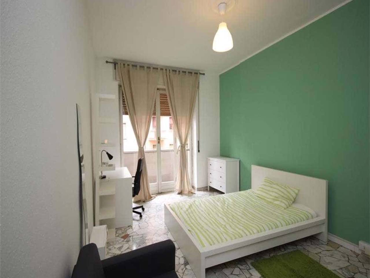 negozio in affitto a Milano in zona Maggiolina