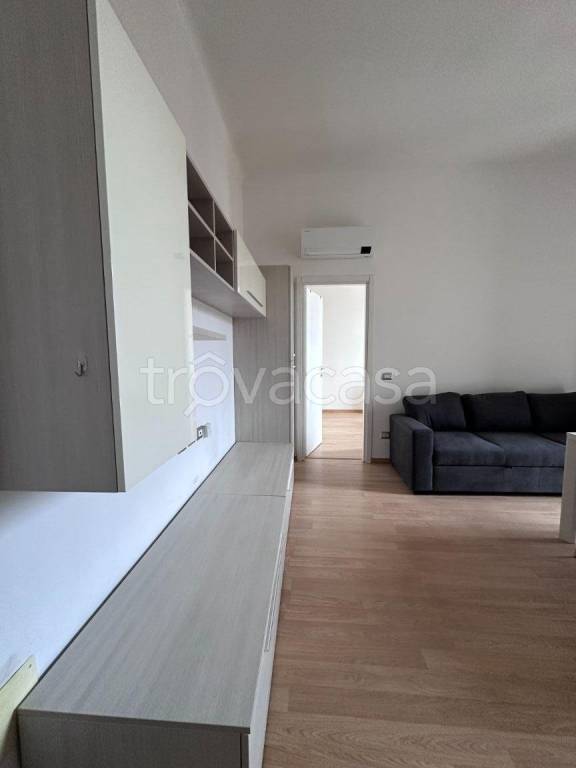 appartamento in affitto a Milano in zona Famagosta