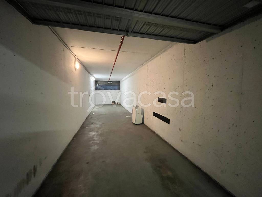 negozio in affitto a Milano