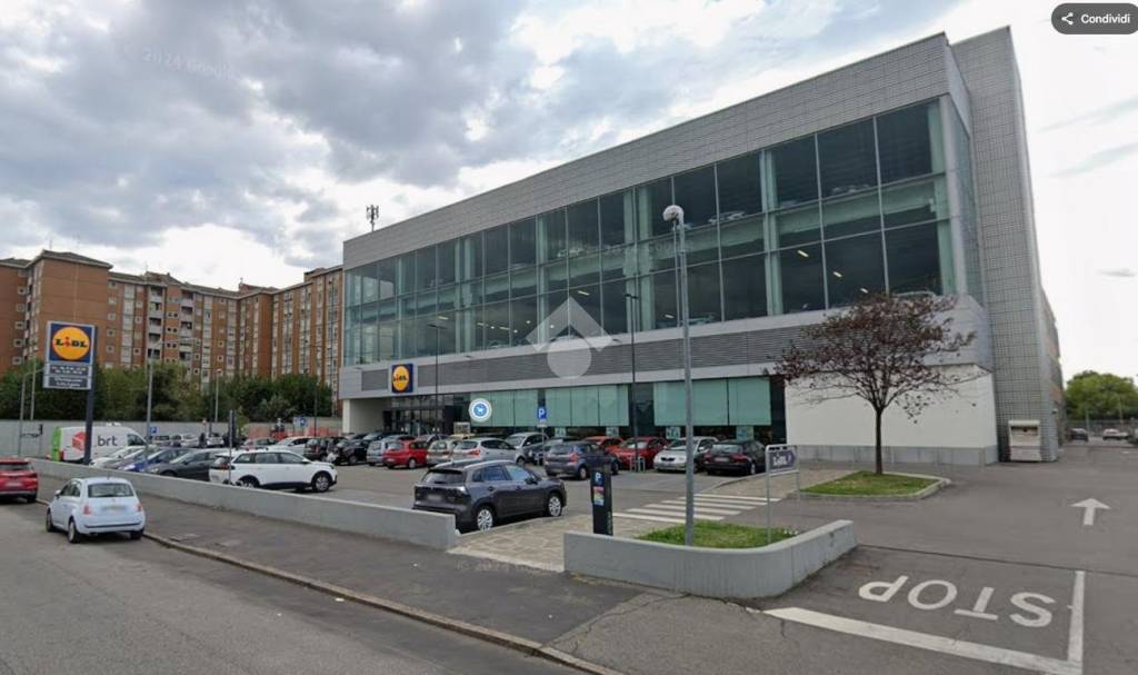 locale commerciale in affitto a Milano in zona Bicocca