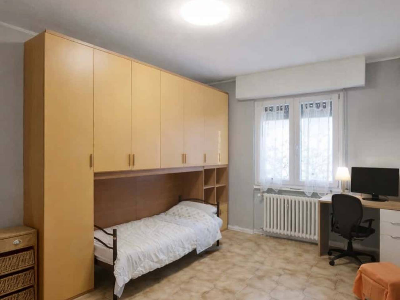 negozio in affitto a Milano in zona Lorenteggio