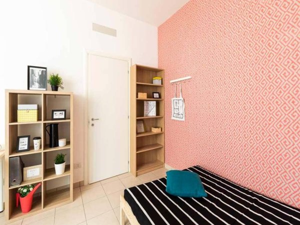 negozio in affitto a Milano in zona Piazzale Lodi