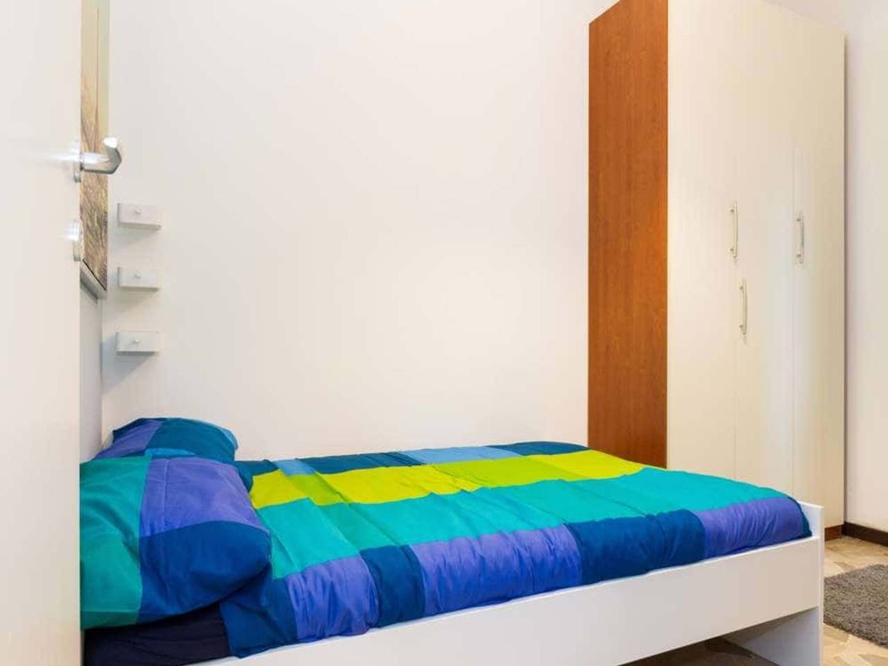 negozio in affitto a Milano in zona Lorenteggio