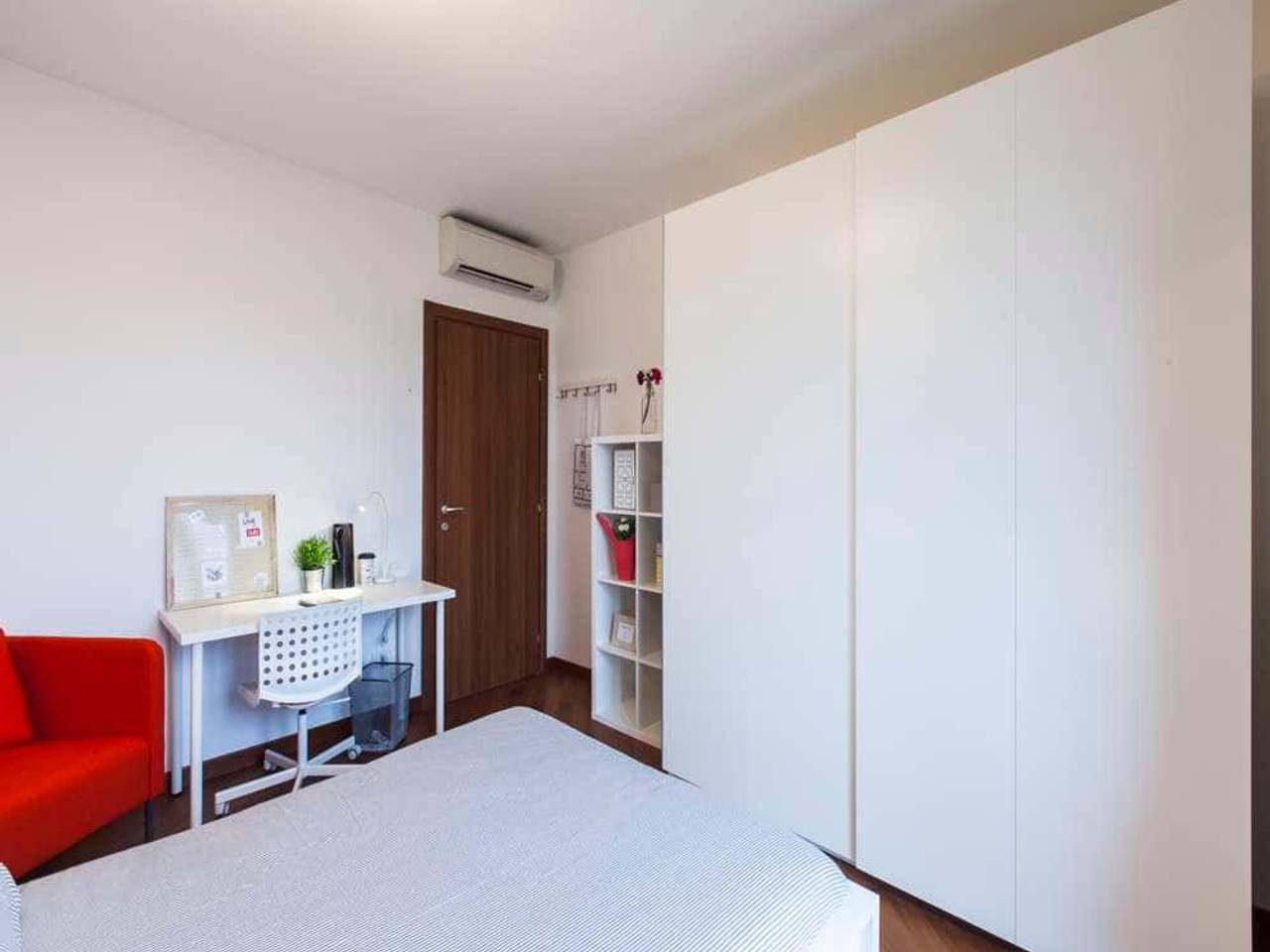 negozio in affitto a Milano in zona Piazzale Lodi