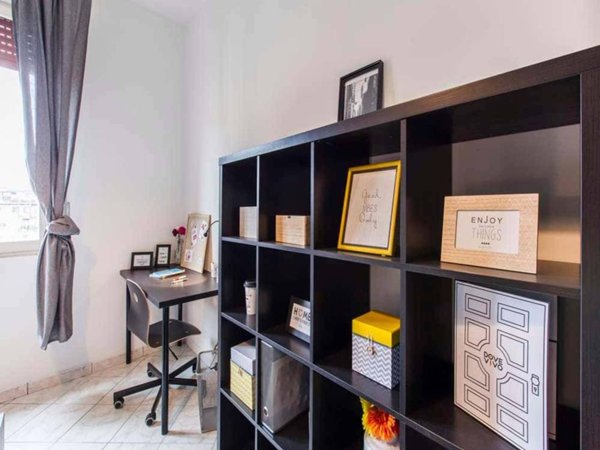 negozio in affitto a Milano in zona Lorenteggio