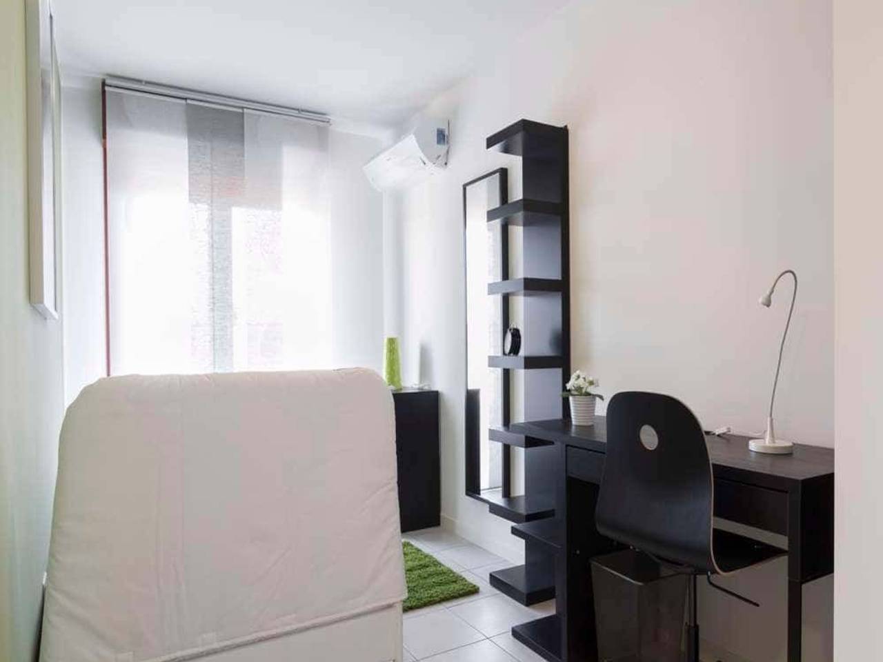 negozio in affitto a Milano in zona Lorenteggio